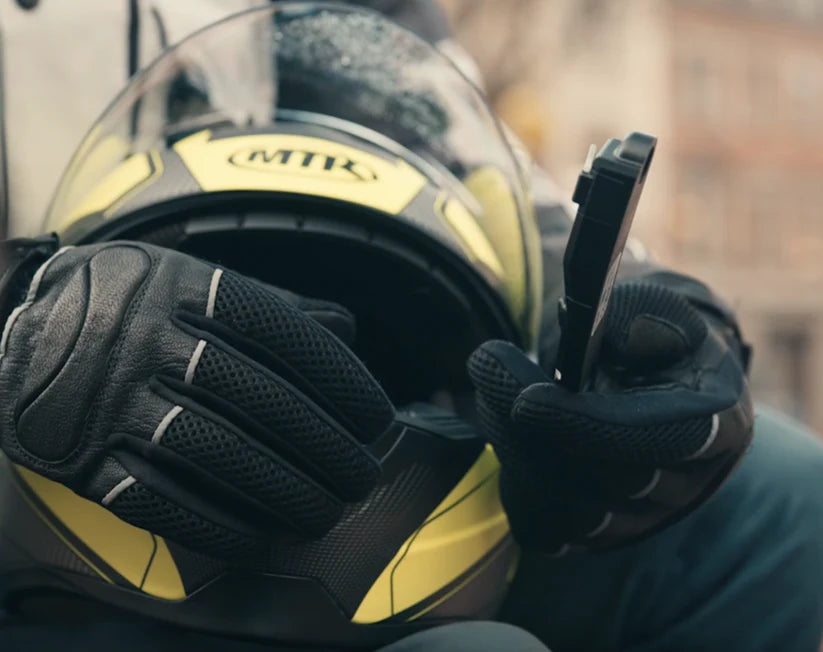Motorcycle Helmet Head-Up Display – Customizable Real-Time Info