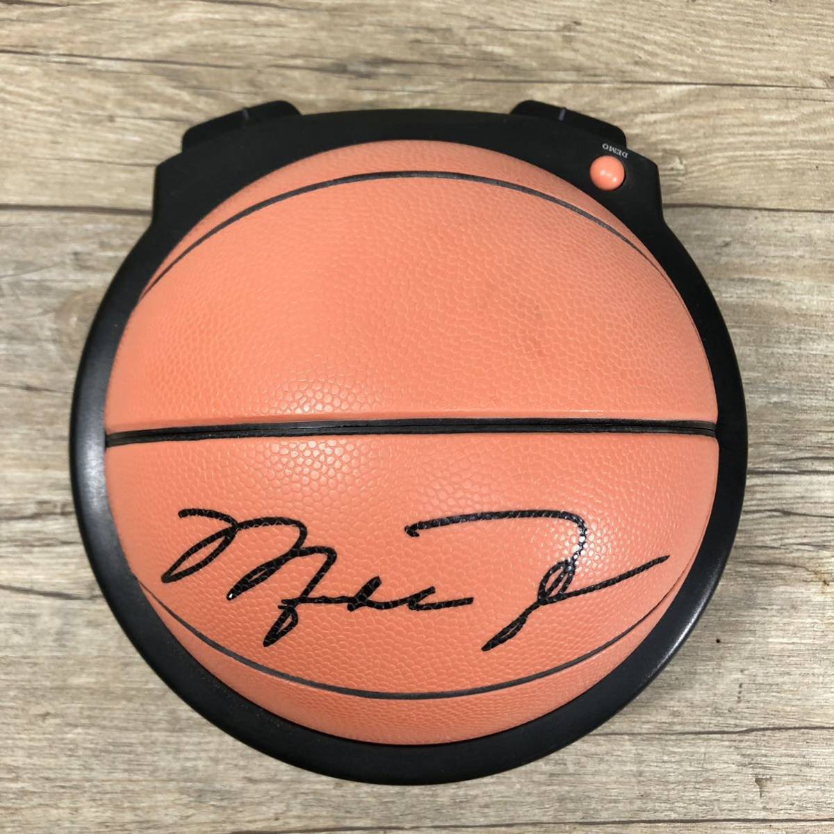 Basketball Court Telephone – Michael Jordan Limited Edition with Game Audio & MJ Moments