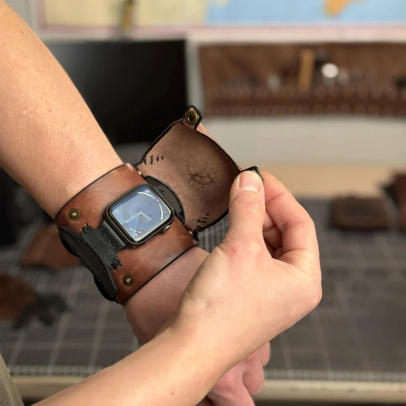 Genuine Leather Flip Strap – Wide Handcrafted Design for Smartwatches & Classic Watches